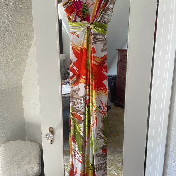 Dress - Picture 4 of 7